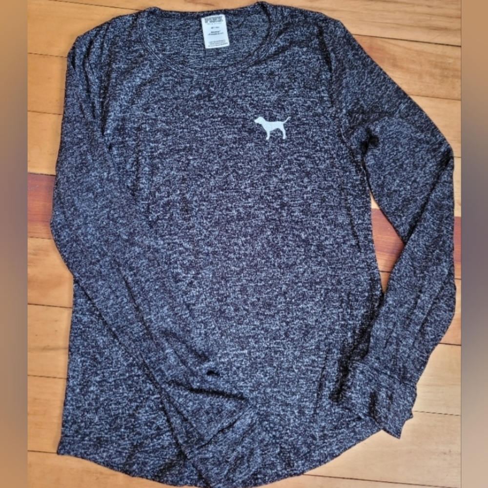 OPEN TO OFFERS// PINK Victoria's Secret Black and Gray Pajama Long Sleeve